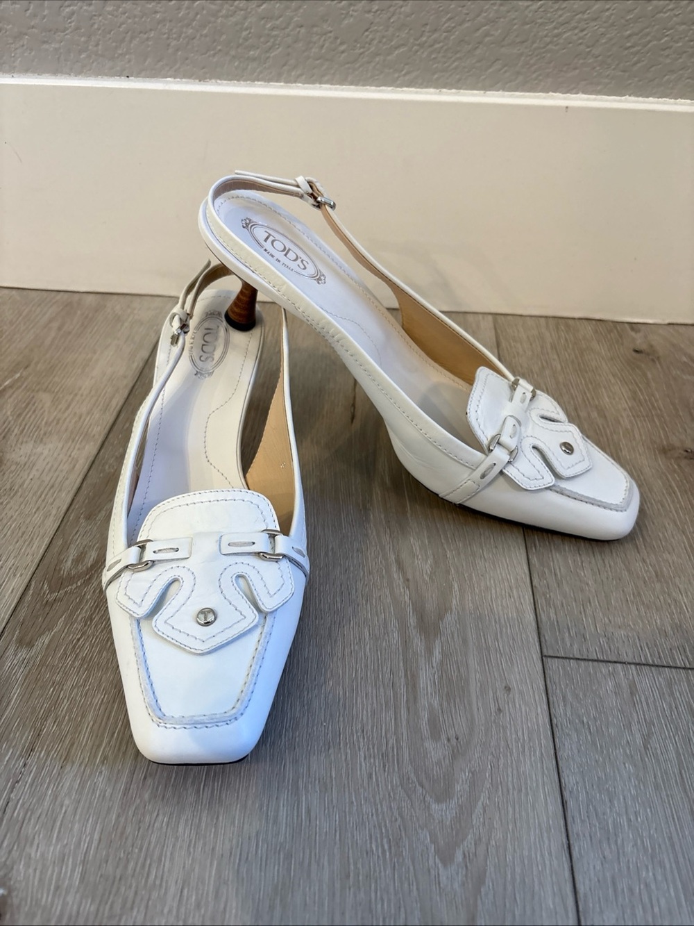 NWOB Tod’s Women’s White Leather Kitten brown heels loafers Sz 9 Made In Italy